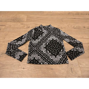 Girls Forever 21 Kids Top Size S Black White Patterned Long Sleeve